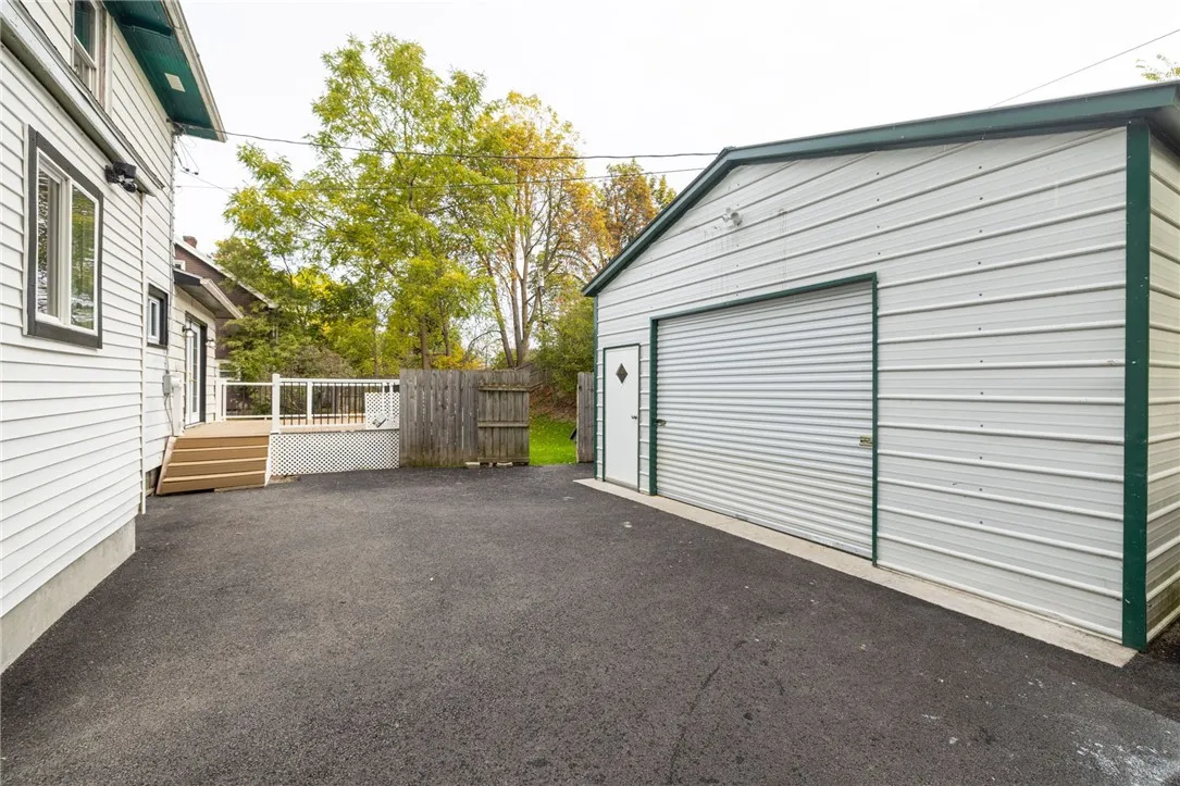 44 Beach Terrace, Irondequoit, New York 14617, Irondequoit, New York 14617, 6 Bedrooms Bedrooms, 7 Rooms Rooms,2 BathroomsBathrooms,Residential,For Sale,44 Beach Terrace, Irondequoit, New York 14617,0,R1645816