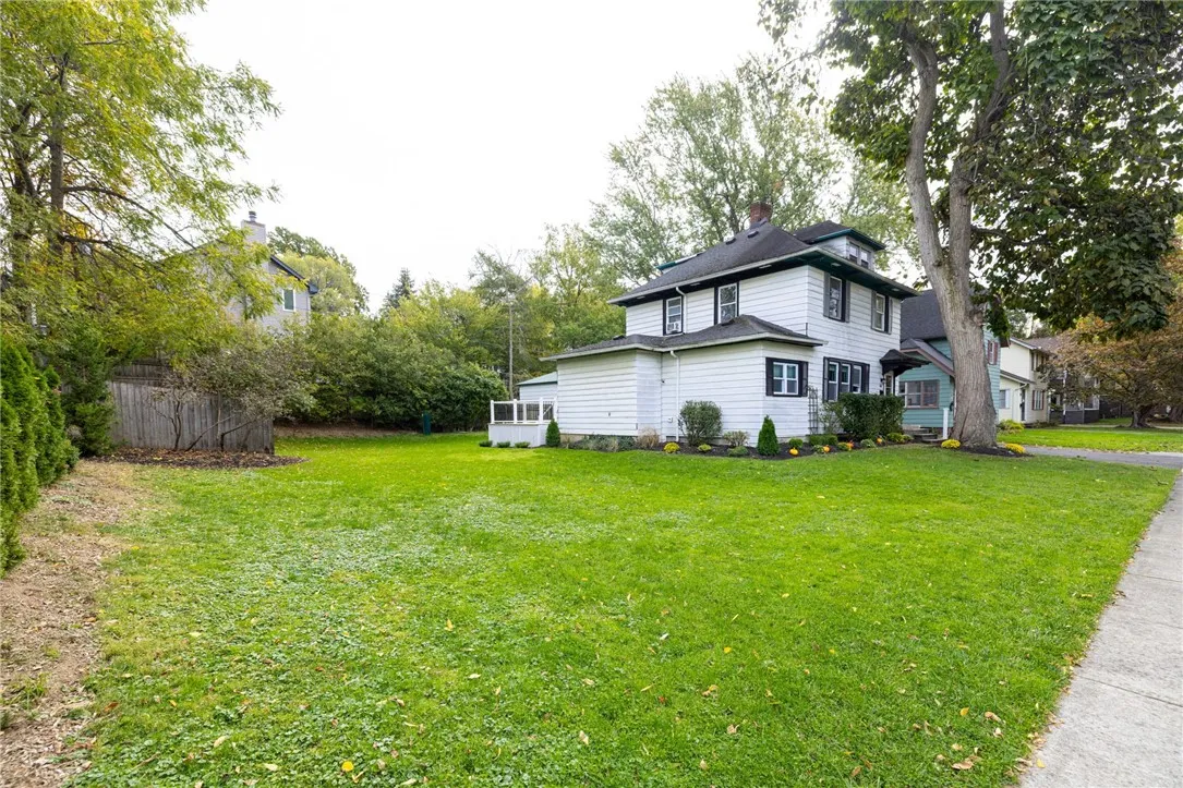 44 Beach Terrace, Irondequoit, New York 14617, Irondequoit, New York 14617, 6 Bedrooms Bedrooms, 7 Rooms Rooms,2 BathroomsBathrooms,Residential,For Sale,44 Beach Terrace, Irondequoit, New York 14617,0,R1645816