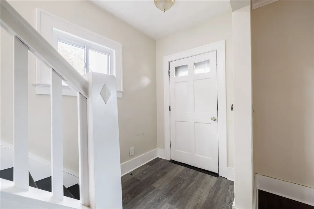 44 Beach Terrace, Irondequoit, New York 14617, Irondequoit, New York 14617, 6 Bedrooms Bedrooms, 7 Rooms Rooms,2 BathroomsBathrooms,Residential,For Sale,44 Beach Terrace, Irondequoit, New York 14617,0,R1645816