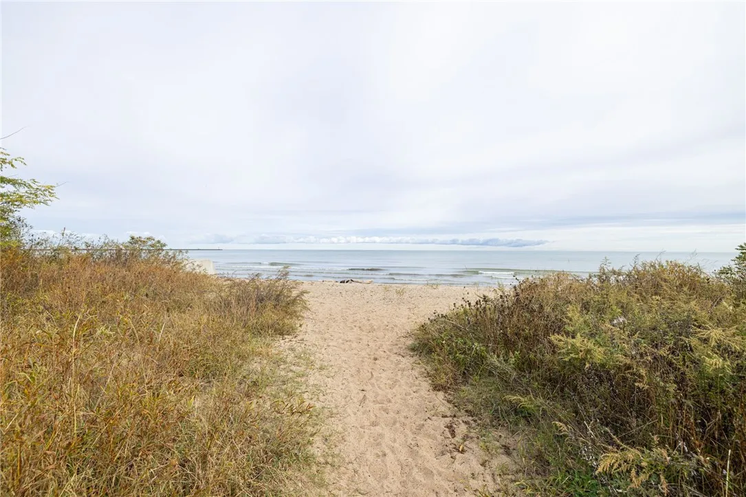 44 Beach Terrace, Irondequoit, New York 14617, Irondequoit, New York 14617, 6 Bedrooms Bedrooms, 7 Rooms Rooms,2 BathroomsBathrooms,Residential,For Sale,44 Beach Terrace, Irondequoit, New York 14617,0,R1645816