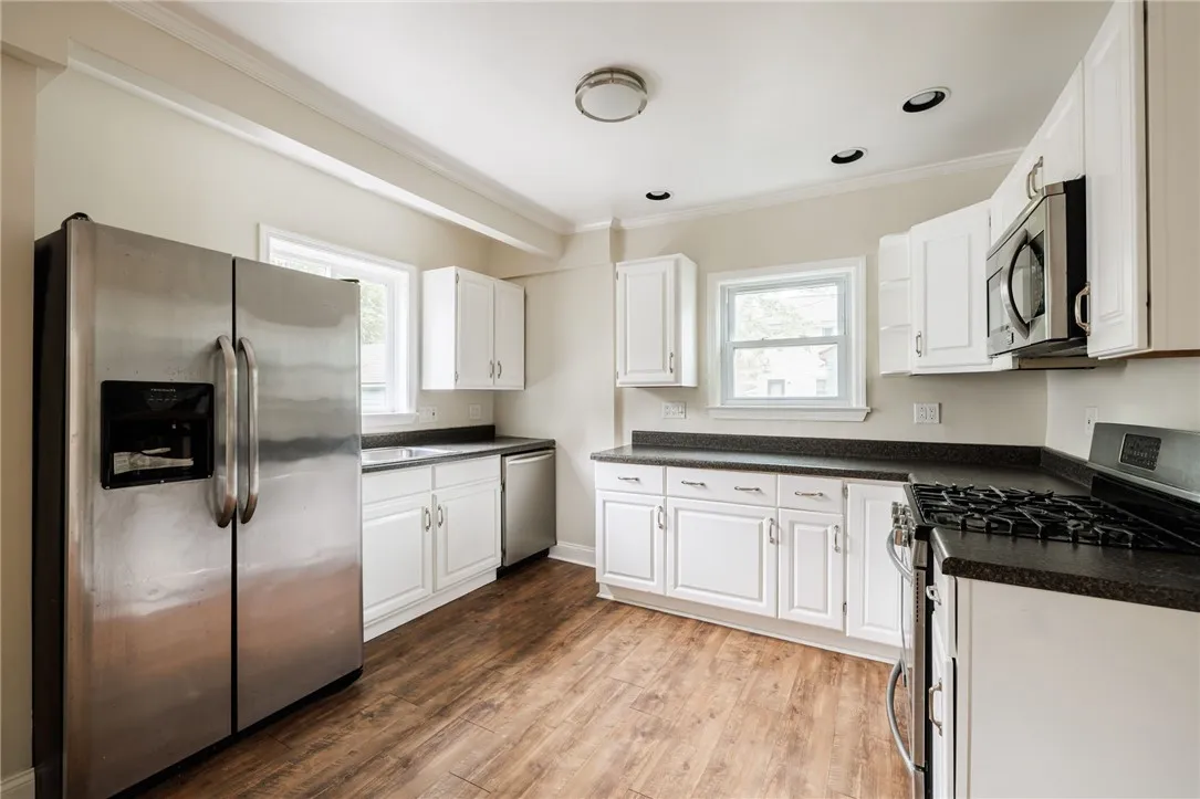 44 Beach Terrace, Irondequoit, New York 14617, Irondequoit, New York 14617, 6 Bedrooms Bedrooms, 7 Rooms Rooms,2 BathroomsBathrooms,Residential,For Sale,44 Beach Terrace, Irondequoit, New York 14617,0,R1645816