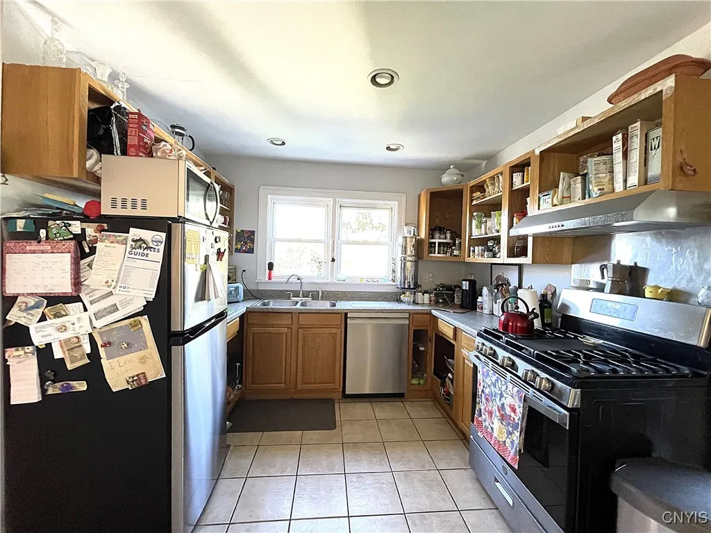 219 Rider Avenue 23, Syracuse, New York 13207, Syracuse, New York 13207, 4 Bedrooms Bedrooms, 11 Rooms Rooms,1 BathroomBathrooms,Residential,For Sale,219 Rider Avenue 23, Syracuse, New York 13207,0,S1645655