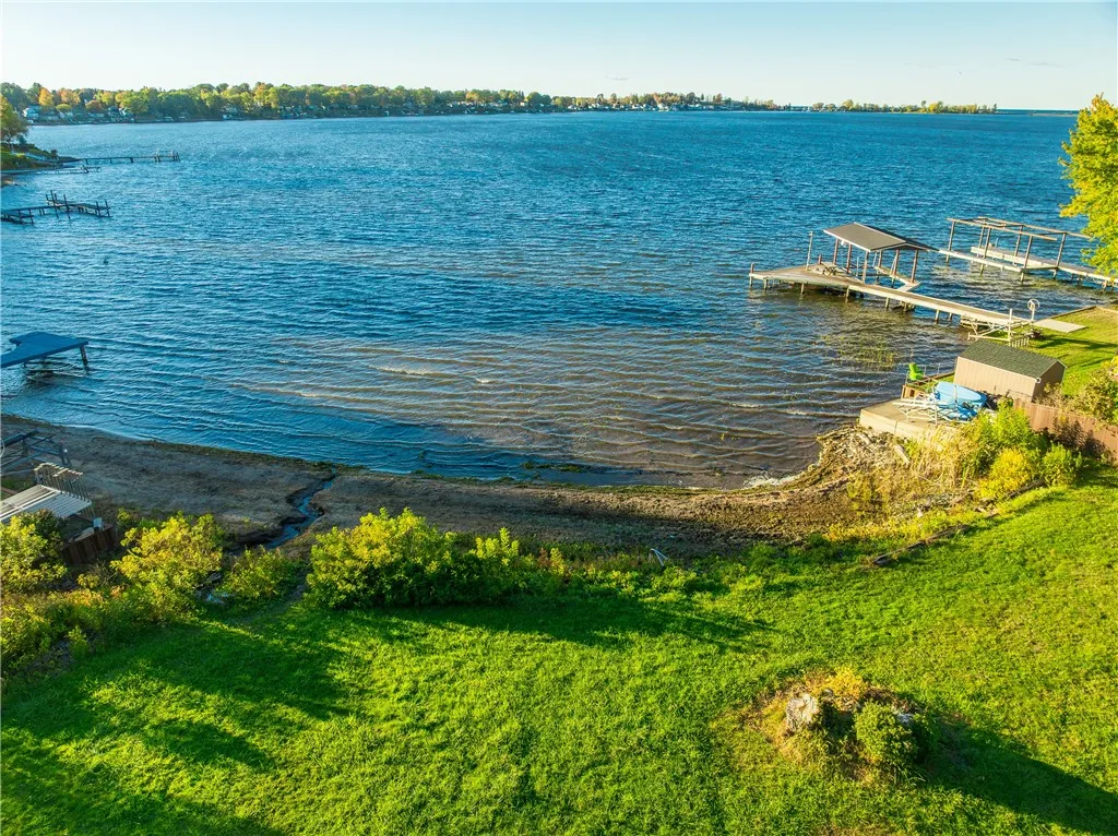 WATERFRONT ACCESS ON LITTLE SODUS BAY & LAKE ONTARIO.