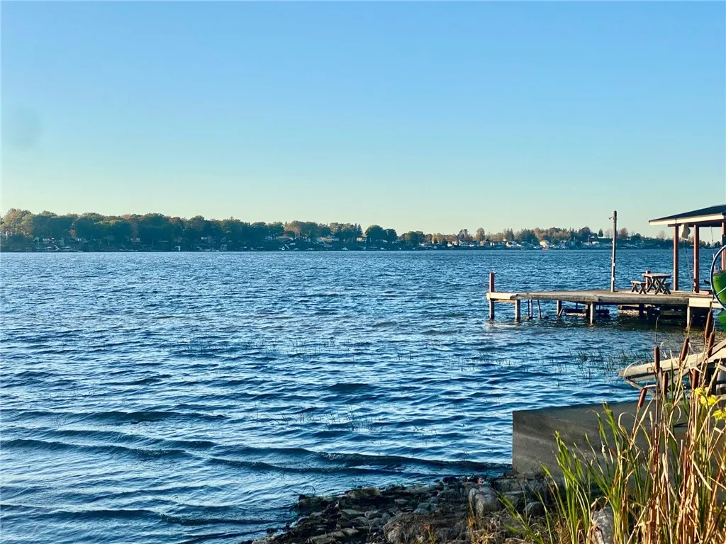 WATERFRONT ACCESS ON LITTLE SODUS BAY & LAKE ONTARIO.
