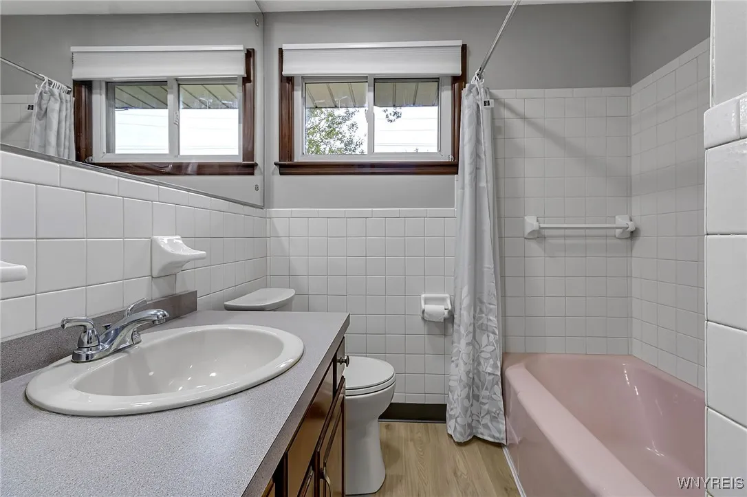 214 Heritage Road, Tonawanda, New York 14150, Tonawanda, New York 14150, 3 Bedrooms Bedrooms, 9 Rooms Rooms,2 BathroomsBathrooms,Residential,For Sale,214 Heritage Road, Tonawanda, New York 14150,0,B1645817