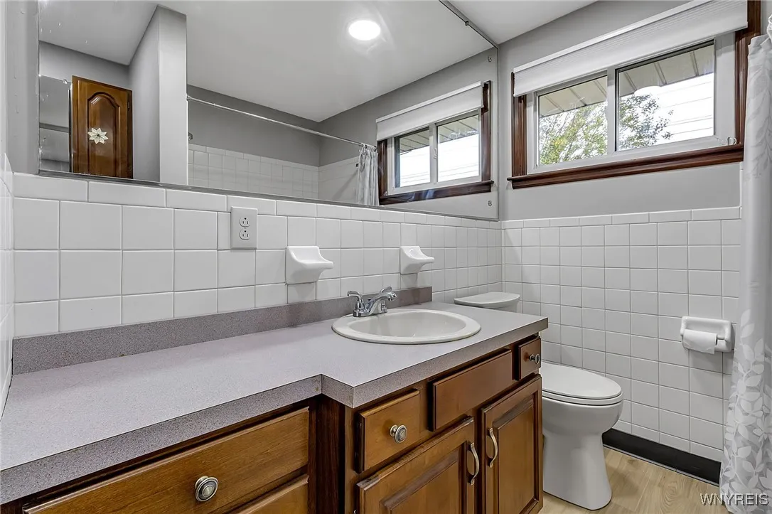 214 Heritage Road, Tonawanda, New York 14150, Tonawanda, New York 14150, 3 Bedrooms Bedrooms, 9 Rooms Rooms,2 BathroomsBathrooms,Residential,For Sale,214 Heritage Road, Tonawanda, New York 14150,0,B1645817