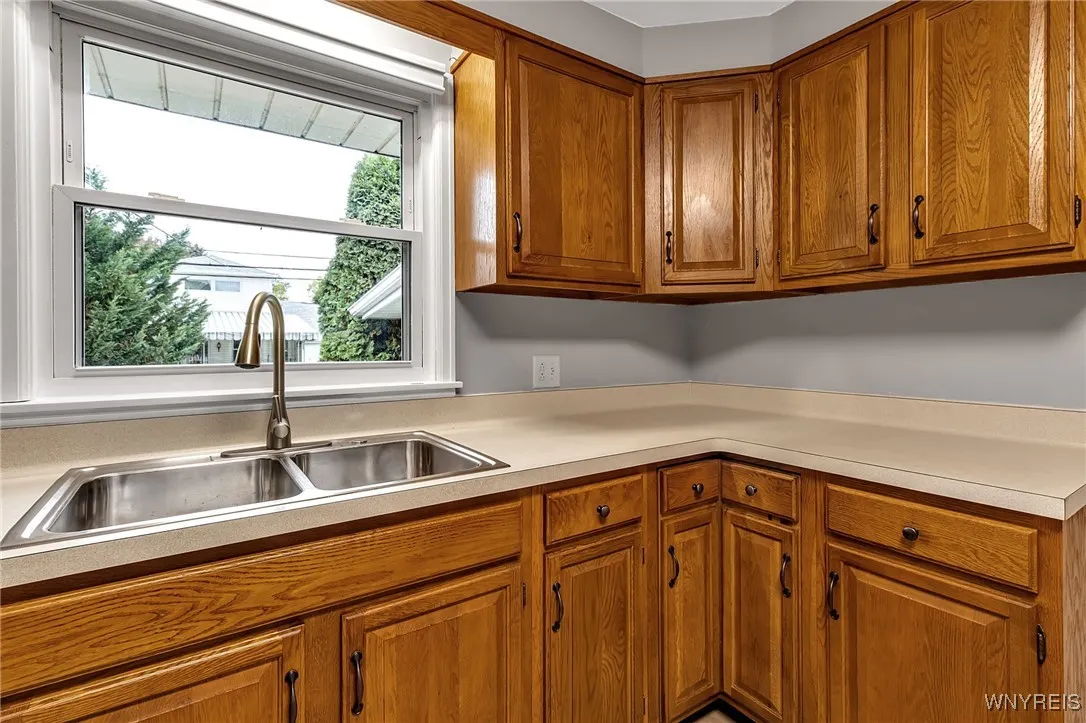 214 Heritage Road, Tonawanda, New York 14150, Tonawanda, New York 14150, 3 Bedrooms Bedrooms, 9 Rooms Rooms,2 BathroomsBathrooms,Residential,For Sale,214 Heritage Road, Tonawanda, New York 14150,0,B1645817