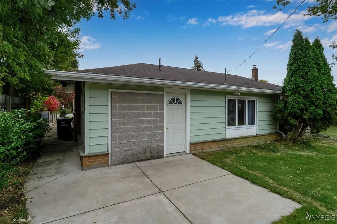 214 Heritage Road, Tonawanda, New York 14150, Tonawanda, New York 14150, 3 Bedrooms Bedrooms, 9 Rooms Rooms,2 BathroomsBathrooms,Residential,For Sale,214 Heritage Road, Tonawanda, New York 14150,0,B1645817