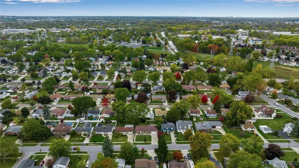 214 Heritage Road, Tonawanda, New York 14150, Tonawanda, New York 14150, 3 Bedrooms Bedrooms, 9 Rooms Rooms,2 BathroomsBathrooms,Residential,For Sale,214 Heritage Road, Tonawanda, New York 14150,0,B1645817