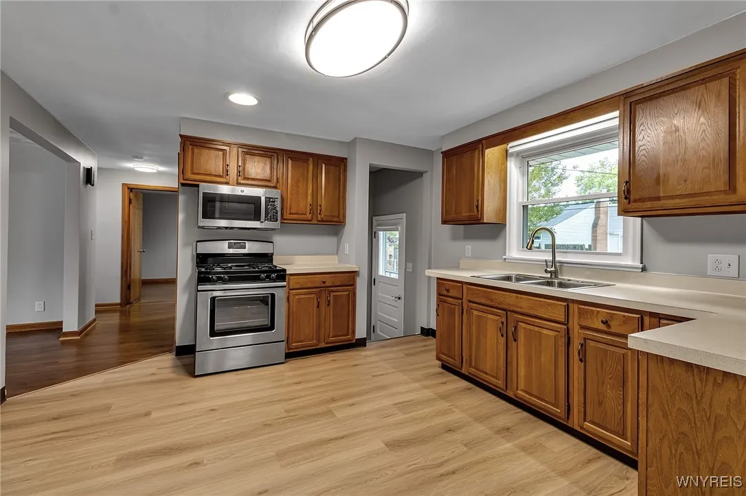 214 Heritage Road, Tonawanda, New York 14150, Tonawanda, New York 14150, 3 Bedrooms Bedrooms, 9 Rooms Rooms,2 BathroomsBathrooms,Residential,For Sale,214 Heritage Road, Tonawanda, New York 14150,0,B1645817