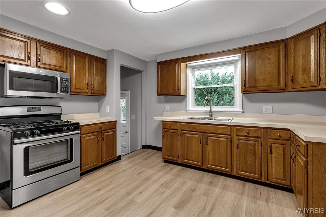 214 Heritage Road, Tonawanda, New York 14150, Tonawanda, New York 14150, 3 Bedrooms Bedrooms, 9 Rooms Rooms,2 BathroomsBathrooms,Residential,For Sale,214 Heritage Road, Tonawanda, New York 14150,0,B1645817