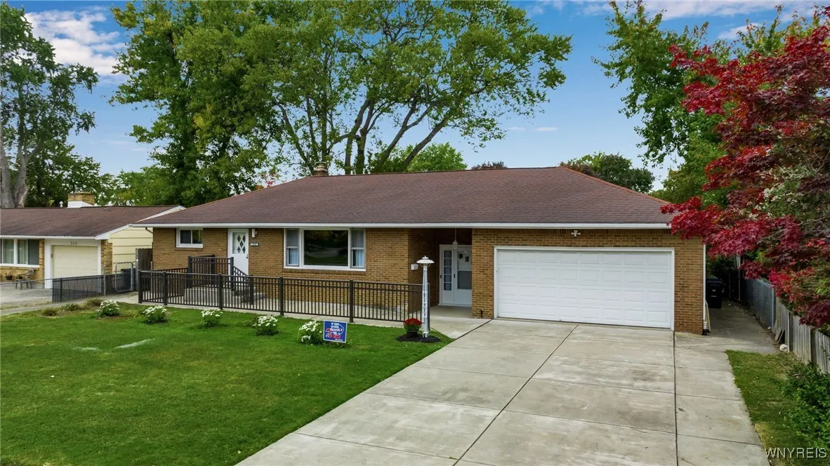 214 Heritage Road, Tonawanda, New York 14150, Tonawanda, New York 14150, 3 Bedrooms Bedrooms, 9 Rooms Rooms,2 BathroomsBathrooms,Residential,For Sale,214 Heritage Road, Tonawanda, New York 14150,0,B1645817