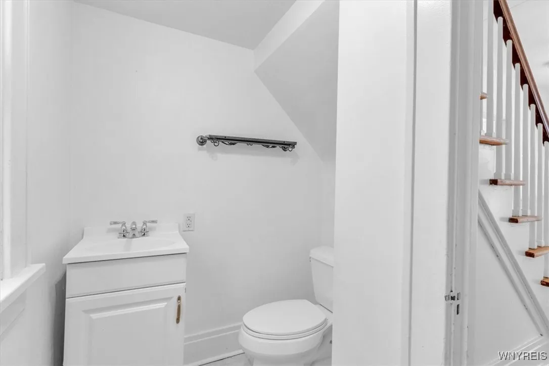 390 Starin Avenue, Buffalo, New York 14216, Buffalo, New York 14216, 4 Bedrooms Bedrooms, 8 Rooms Rooms,1 BathroomBathrooms,Residential,For Sale,390 Starin Avenue, Buffalo, New York 14216,0,B1645821