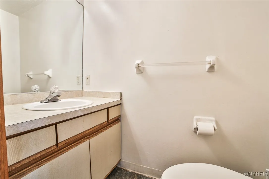 31 John Paul Court, Buffalo, New York 14206, Buffalo, New York 14206, 3 Bedrooms Bedrooms, 6 Rooms Rooms,1 BathroomBathrooms,Residential,For Sale,31 John Paul Court, Buffalo, New York 14206,0,B1645831