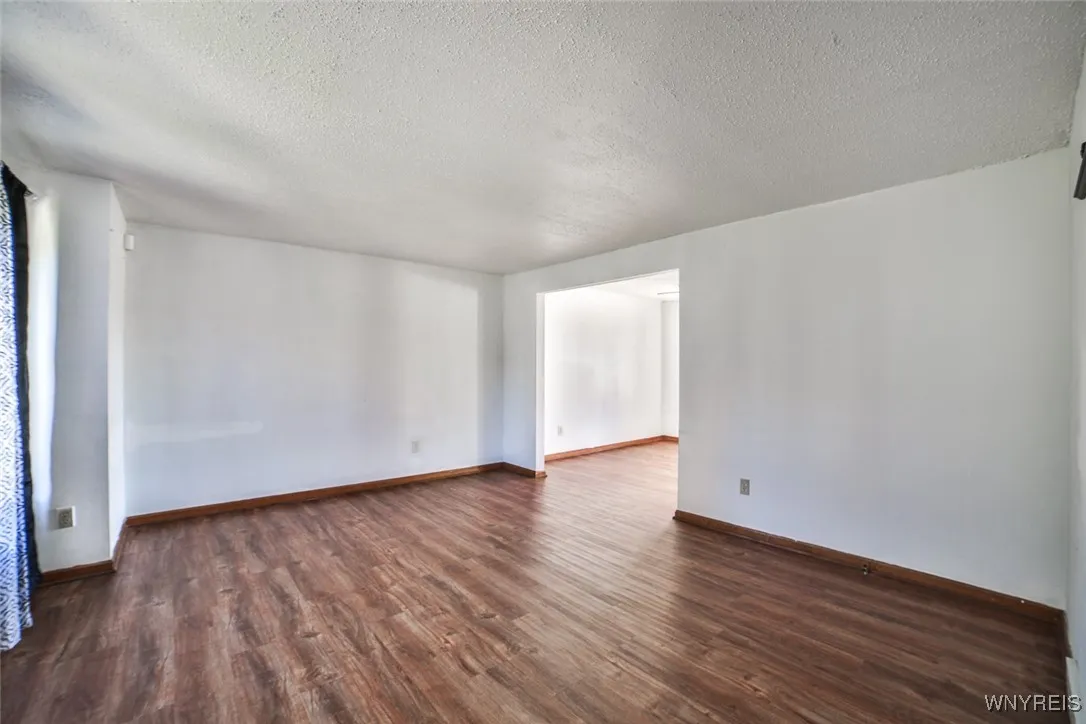 31 John Paul Court, Buffalo, New York 14206, Buffalo, New York 14206, 3 Bedrooms Bedrooms, 6 Rooms Rooms,1 BathroomBathrooms,Residential,For Sale,31 John Paul Court, Buffalo, New York 14206,0,B1645831