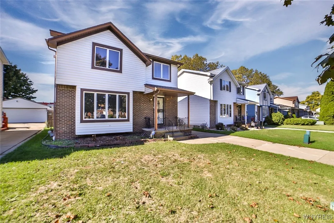 31 John Paul Court, Buffalo, New York 14206, Buffalo, New York 14206, 3 Bedrooms Bedrooms, 6 Rooms Rooms,1 BathroomBathrooms,Residential,For Sale,31 John Paul Court, Buffalo, New York 14206,0,B1645831