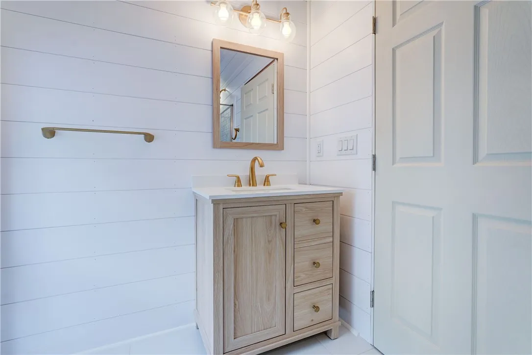 413 Caroline Street, Rochester, New York 14620, Rochester, New York 14620, 3 Bedrooms Bedrooms, 9 Rooms Rooms,3 BathroomsBathrooms,Residential Lease,For Rent,413 Caroline Street, Rochester, New York 14620,0,R1645835