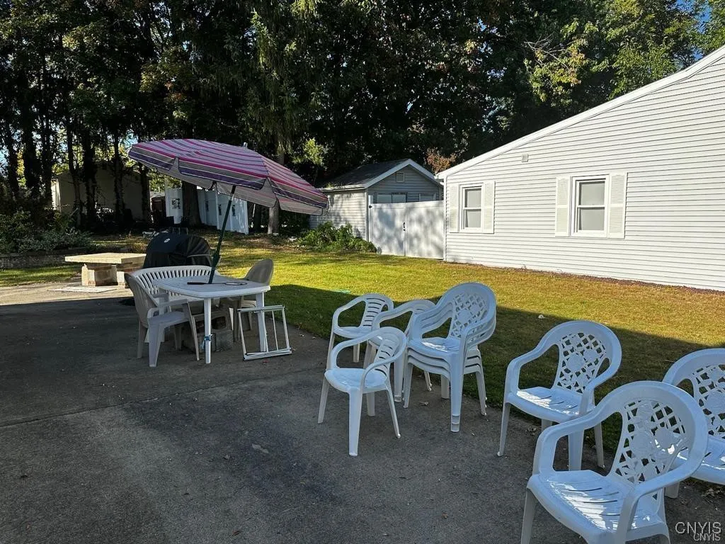 200 Drexler Street, Salina, New York 13088, Salina, New York 13088, 3 Bedrooms Bedrooms, 7 Rooms Rooms,2 BathroomsBathrooms,Residential,For Sale,200 Drexler Street, Salina, New York 13088,0,S1645837