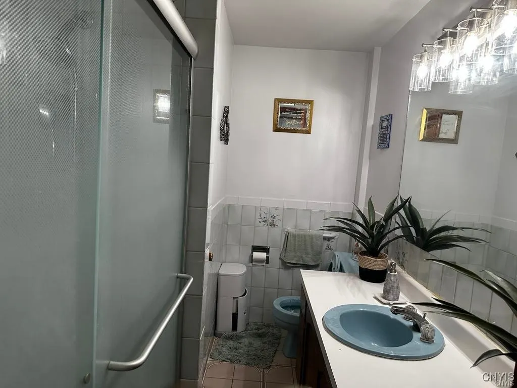 200 Drexler Street, Salina, New York 13088, Salina, New York 13088, 3 Bedrooms Bedrooms, 7 Rooms Rooms,2 BathroomsBathrooms,Residential,For Sale,200 Drexler Street, Salina, New York 13088,0,S1645837