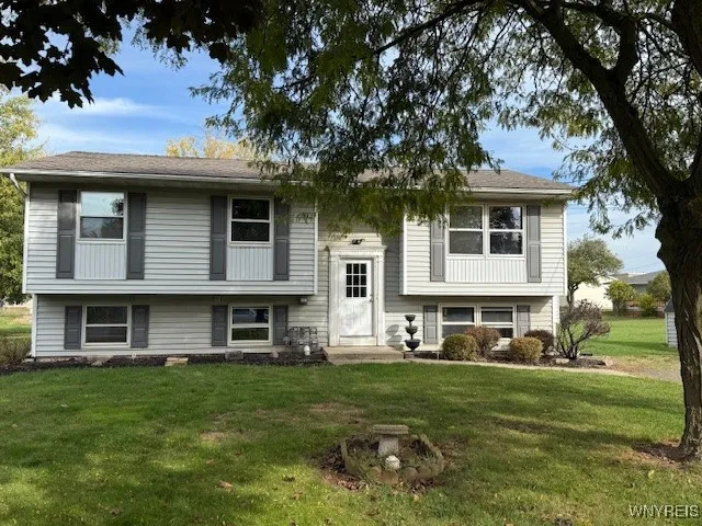425 West Caledonia Street, Lockport City, New York, Lockport City, New York 14094, 5 Bedrooms Bedrooms, ,2 BathroomsBathrooms,Residential,For Sale,425 West Caledonia Street, Lockport City, New York,0,B1620238