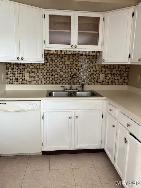 Upper Kitchen includes a dishwasher