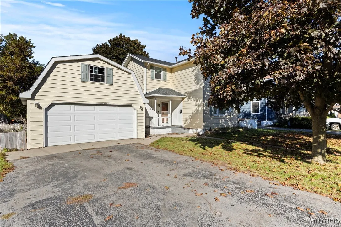 546 High Street, Lockport City, New York 14094, Lockport City, New York 14094, 4 Bedrooms Bedrooms, 10 Rooms Rooms,2 BathroomsBathrooms,Residential,For Sale,546 High Street, Lockport City, New York 14094,0,B1645854