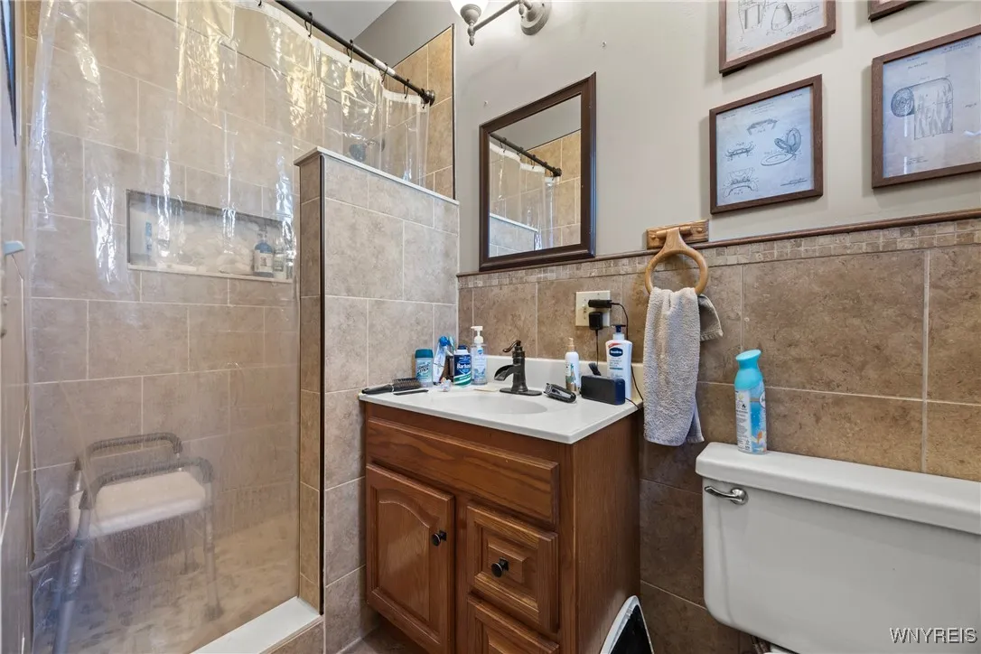 546 High Street, Lockport City, New York 14094, Lockport City, New York 14094, 4 Bedrooms Bedrooms, 10 Rooms Rooms,2 BathroomsBathrooms,Residential,For Sale,546 High Street, Lockport City, New York 14094,0,B1645854