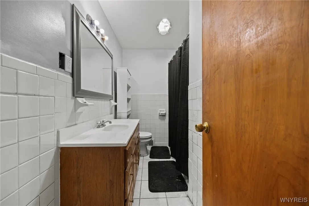 546 High Street, Lockport City, New York 14094, Lockport City, New York 14094, 4 Bedrooms Bedrooms, 10 Rooms Rooms,2 BathroomsBathrooms,Residential,For Sale,546 High Street, Lockport City, New York 14094,0,B1645854