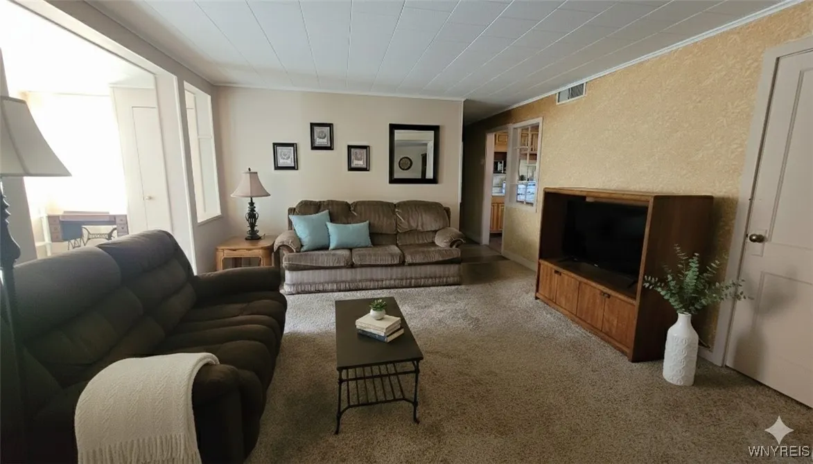 2 Balzac Ct - Living Room