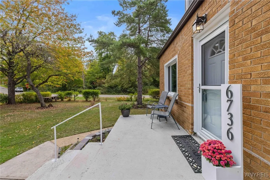 6736 Wayne Drive, Evans, New York 14047, Evans, New York 14047, 4 Bedrooms Bedrooms, 6 Rooms Rooms,1 BathroomBathrooms,Residential,For Sale,6736 Wayne Drive, Evans, New York 14047,0,B1645795