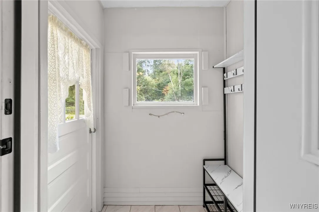 Side entrance to kitchen