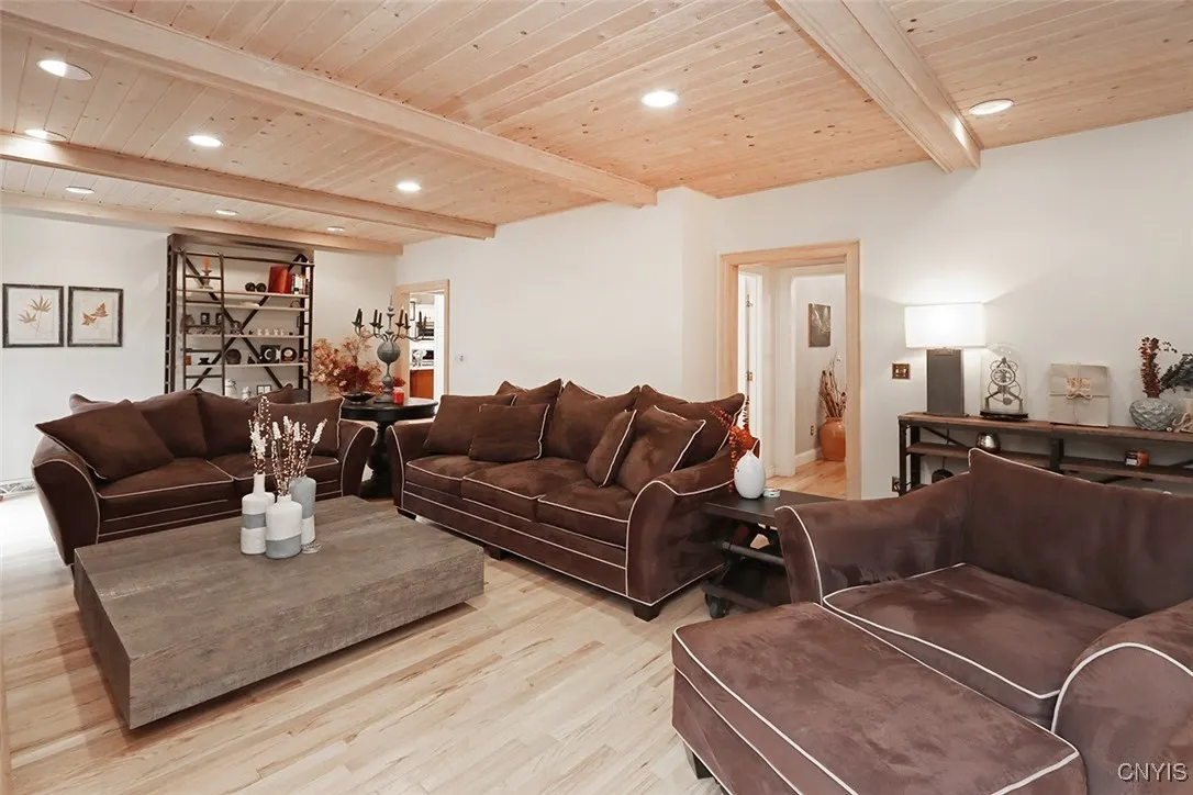 8428 Hobnail Road, Manlius, New York 13104, Manlius, New York 13104, 6 Bedrooms Bedrooms, 14 Rooms Rooms,4 BathroomsBathrooms,Residential,For Sale,8428 Hobnail Road, Manlius, New York 13104,0,S1644190