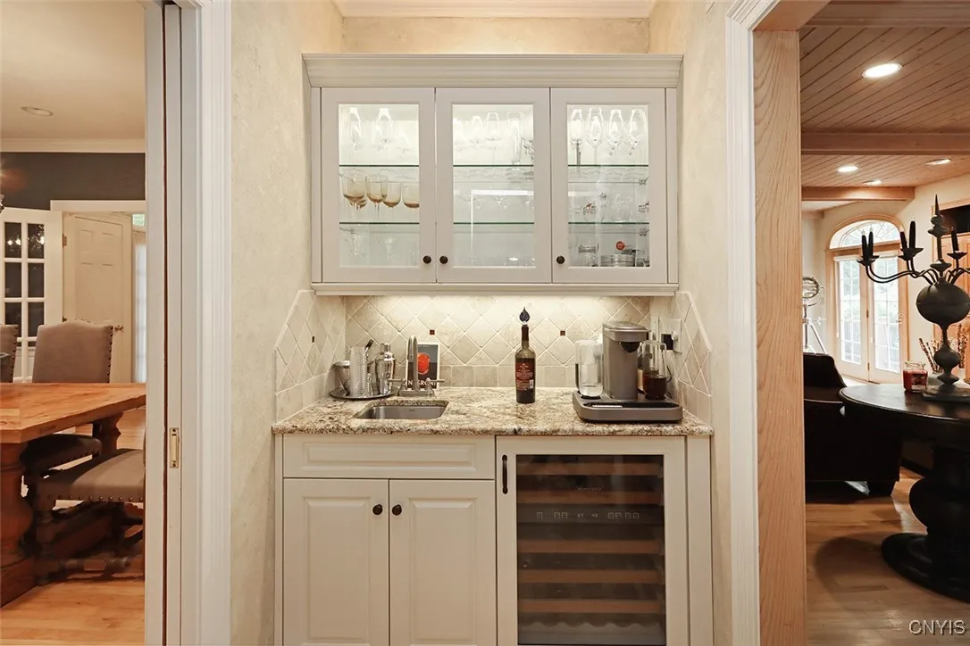 8428 Hobnail Road, Manlius, New York 13104, Manlius, New York 13104, 6 Bedrooms Bedrooms, 14 Rooms Rooms,4 BathroomsBathrooms,Residential,For Sale,8428 Hobnail Road, Manlius, New York 13104,0,S1644190