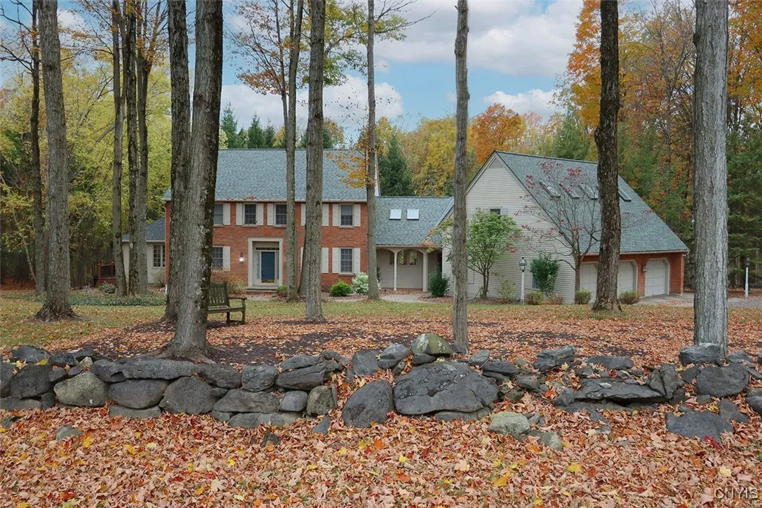 8428 Hobnail Road, Manlius, New York 13104, Manlius, New York 13104, 6 Bedrooms Bedrooms, 14 Rooms Rooms,4 BathroomsBathrooms,Residential,For Sale,8428 Hobnail Road, Manlius, New York 13104,0,S1644190