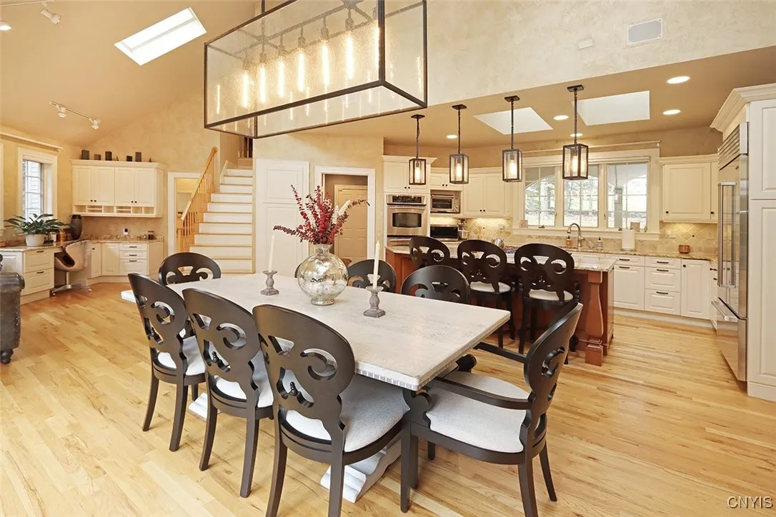 8428 Hobnail Road, Manlius, New York 13104, Manlius, New York 13104, 6 Bedrooms Bedrooms, 14 Rooms Rooms,4 BathroomsBathrooms,Residential,For Sale,8428 Hobnail Road, Manlius, New York 13104,0,S1644190