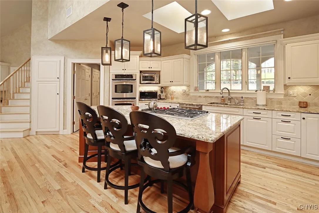 8428 Hobnail Road, Manlius, New York 13104, Manlius, New York 13104, 6 Bedrooms Bedrooms, 14 Rooms Rooms,4 BathroomsBathrooms,Residential,For Sale,8428 Hobnail Road, Manlius, New York 13104,0,S1644190