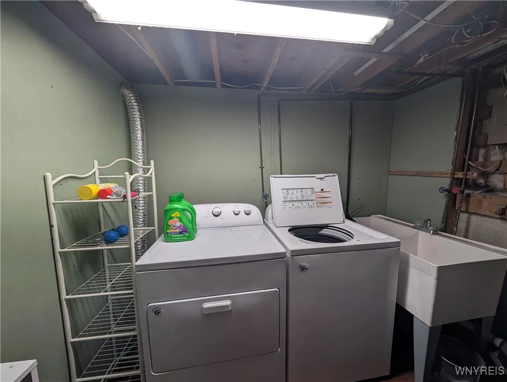 4939 Tim Tam, Hamburg, New York 14219, Hamburg, New York 14219, 4 Bedrooms Bedrooms, 11 Rooms Rooms,2 BathroomsBathrooms,Residential,For Sale,4939 Tim Tam, Hamburg, New York 14219,0,B1645811