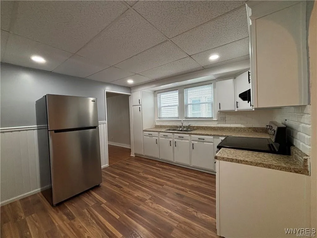 232 Columbus Avenue, Buffalo, New York 14220, Buffalo, New York 14220, 3 Bedrooms Bedrooms, 5 Rooms Rooms,1 BathroomBathrooms,Residential Lease,For Rent,232 Columbus Avenue, Buffalo, New York 14220,0,B1645869