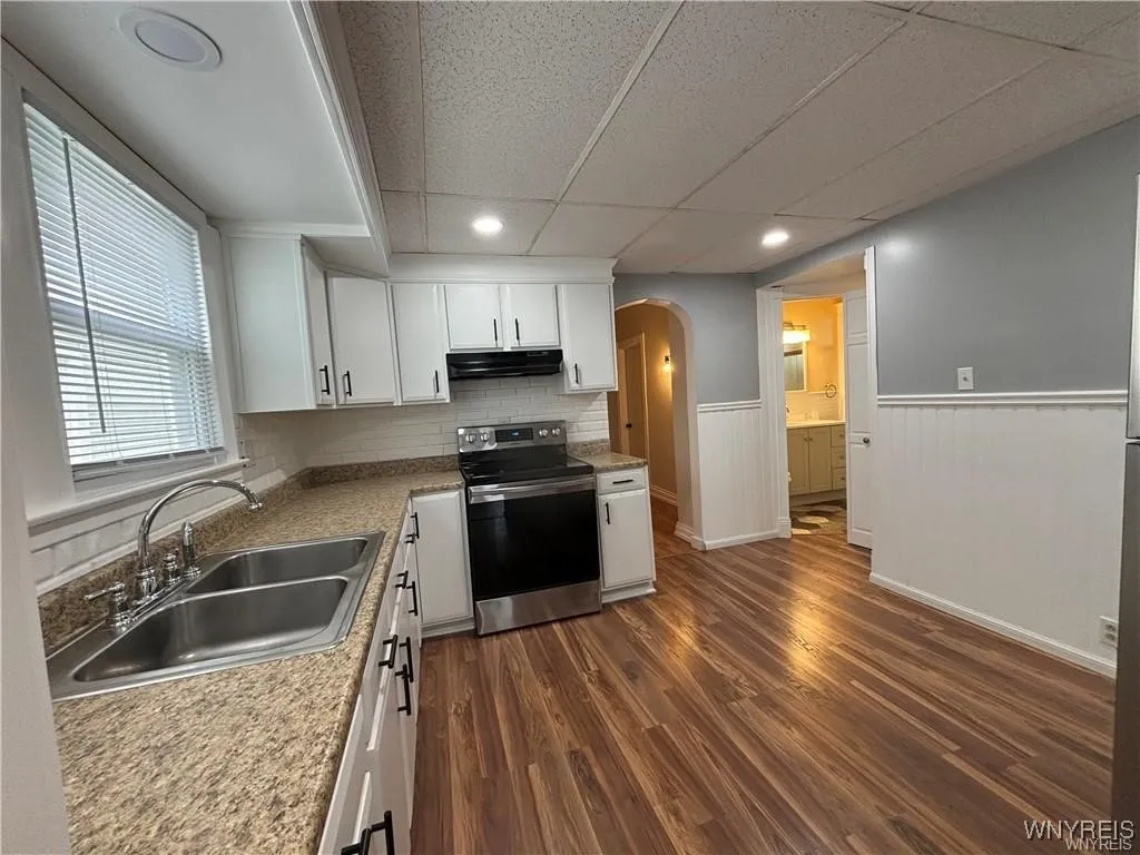 232 Columbus Avenue, Buffalo, New York 14220, Buffalo, New York 14220, 3 Bedrooms Bedrooms, 5 Rooms Rooms,1 BathroomBathrooms,Residential Lease,For Rent,232 Columbus Avenue, Buffalo, New York 14220,0,B1645869