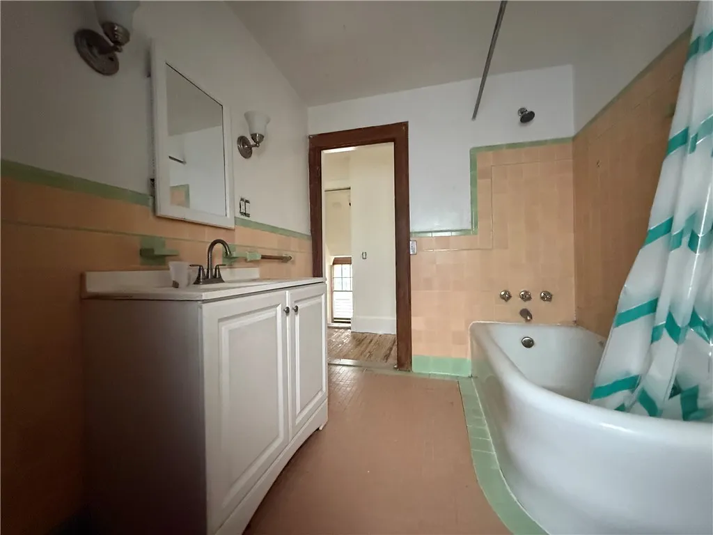 1038 Clinton Avenue South, Rochester, New York 146, Rochester, New York 14620, 3 Bedrooms Bedrooms, ,2 BathroomsBathrooms,Residential,For Sale,1038 Clinton Avenue South, Rochester, New York 146,0,R1645797