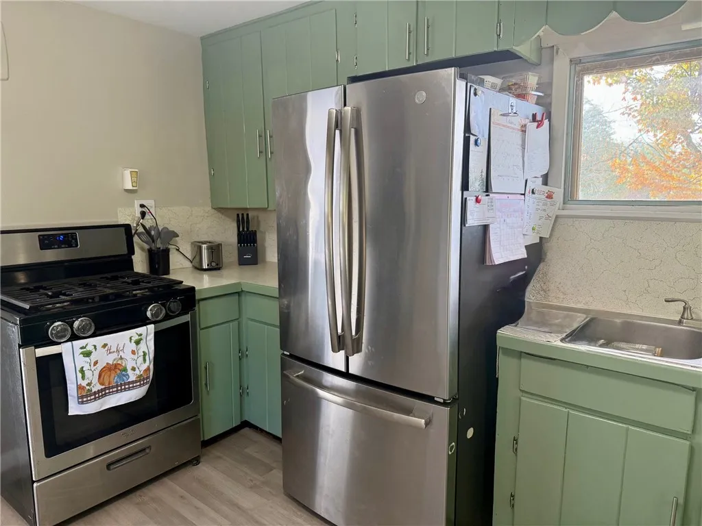 609 Tuttle Avenue, Horseheads, New York 14845, Horseheads, New York 14845, 3 Bedrooms Bedrooms, 6 Rooms Rooms,1 BathroomBathrooms,Residential,For Sale,609 Tuttle Avenue, Horseheads, New York 14845,0,R1645908