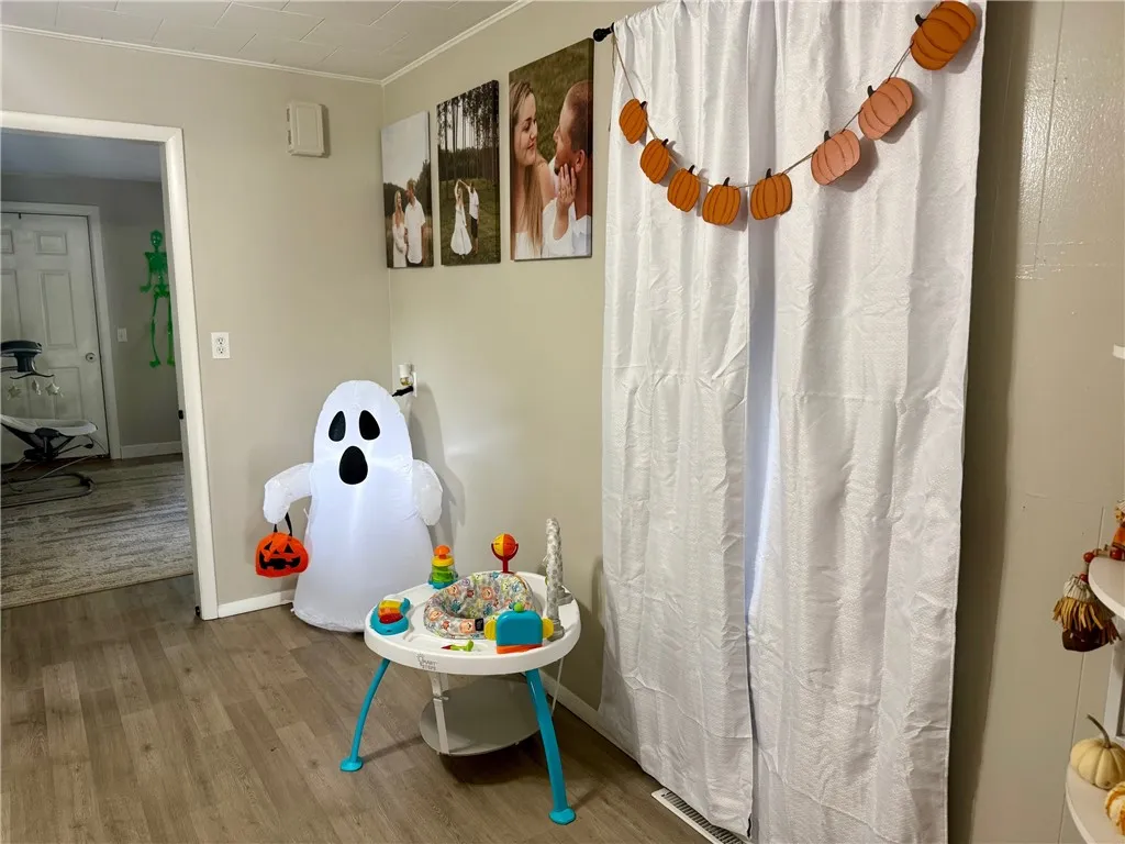 609 Tuttle Avenue, Horseheads, New York 14845, Horseheads, New York 14845, 3 Bedrooms Bedrooms, 6 Rooms Rooms,1 BathroomBathrooms,Residential,For Sale,609 Tuttle Avenue, Horseheads, New York 14845,0,R1645908