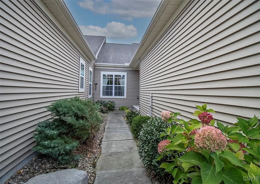 187 Avriel Drive, Manlius, New York 13066, Manlius, New York 13066, 3 Bedrooms Bedrooms, 6 Rooms Rooms,2 BathroomsBathrooms,Residential,For Sale,187 Avriel Drive, Manlius, New York 13066,0,S1645859