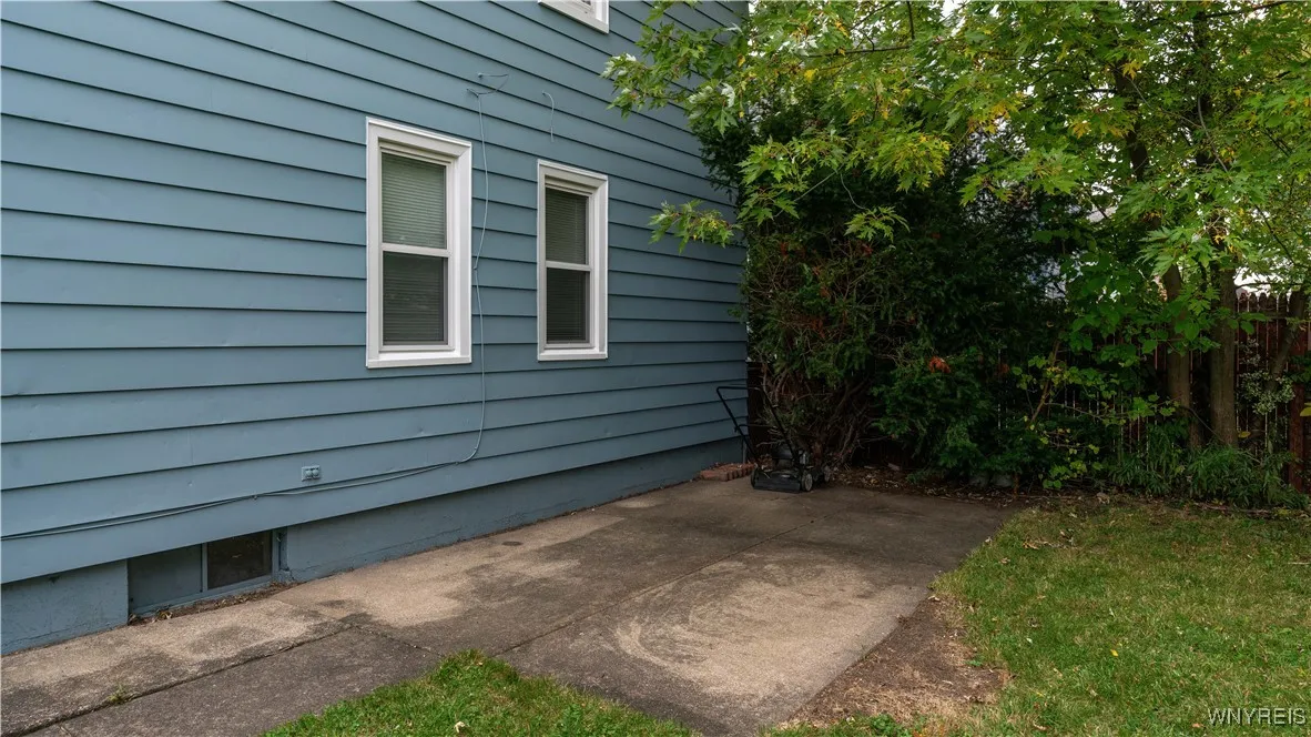 123 Kimberly Avenue, Buffalo, New York 14220, Buffalo, New York 14220, 4 Bedrooms Bedrooms, ,2 BathroomsBathrooms,Residential,For Sale,123 Kimberly Avenue, Buffalo, New York 14220,0,B1645755