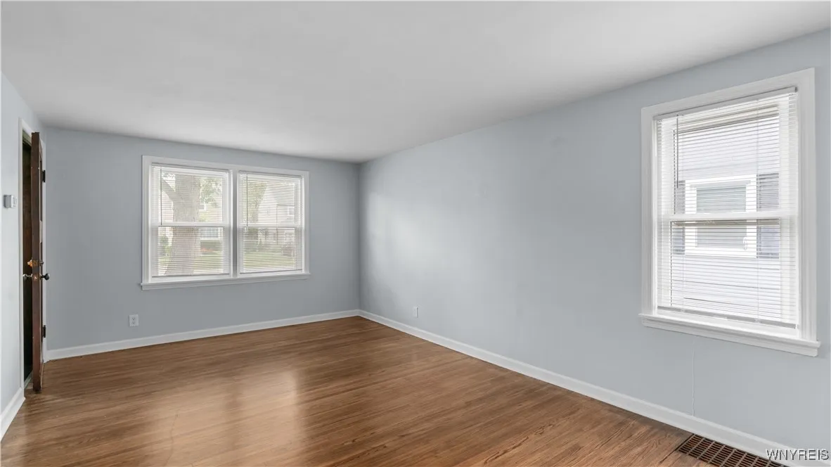 123 Kimberly Avenue, Buffalo, New York 14220, Buffalo, New York 14220, 4 Bedrooms Bedrooms, ,2 BathroomsBathrooms,Residential,For Sale,123 Kimberly Avenue, Buffalo, New York 14220,0,B1645755