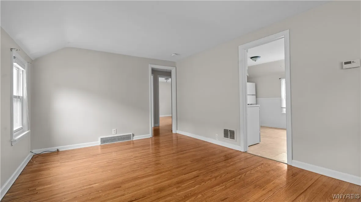 123 Kimberly Avenue, Buffalo, New York 14220, Buffalo, New York 14220, 4 Bedrooms Bedrooms, ,2 BathroomsBathrooms,Residential,For Sale,123 Kimberly Avenue, Buffalo, New York 14220,0,B1645755