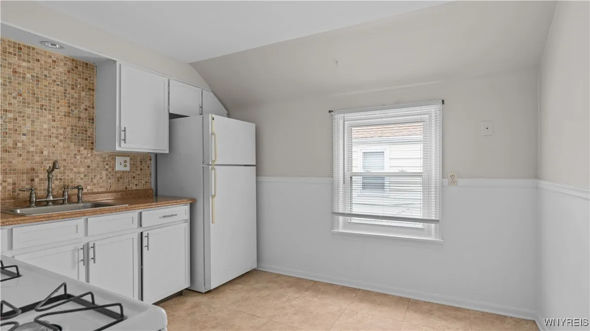 123 Kimberly Avenue, Buffalo, New York 14220, Buffalo, New York 14220, 4 Bedrooms Bedrooms, ,2 BathroomsBathrooms,Residential,For Sale,123 Kimberly Avenue, Buffalo, New York 14220,0,B1645755