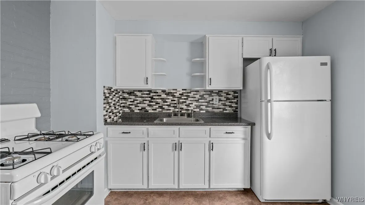 123 Kimberly Avenue, Buffalo, New York 14220, Buffalo, New York 14220, 4 Bedrooms Bedrooms, ,2 BathroomsBathrooms,Residential,For Sale,123 Kimberly Avenue, Buffalo, New York 14220,0,B1645755