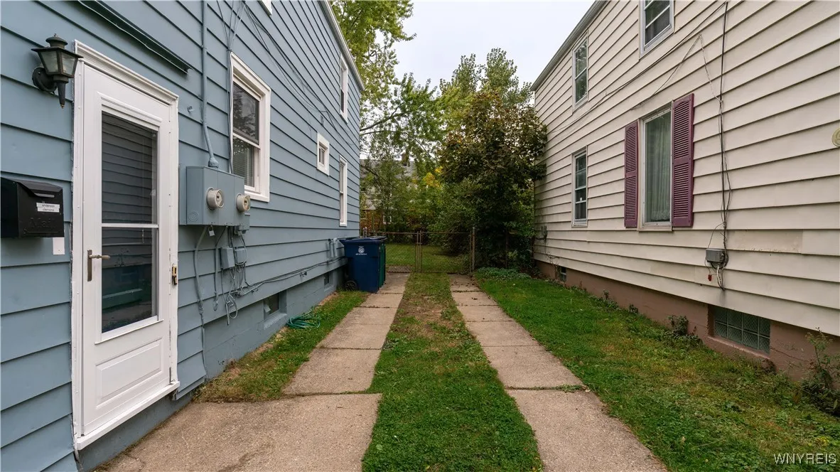 123 Kimberly Avenue, Buffalo, New York 14220, Buffalo, New York 14220, 4 Bedrooms Bedrooms, ,2 BathroomsBathrooms,Residential,For Sale,123 Kimberly Avenue, Buffalo, New York 14220,0,B1645755