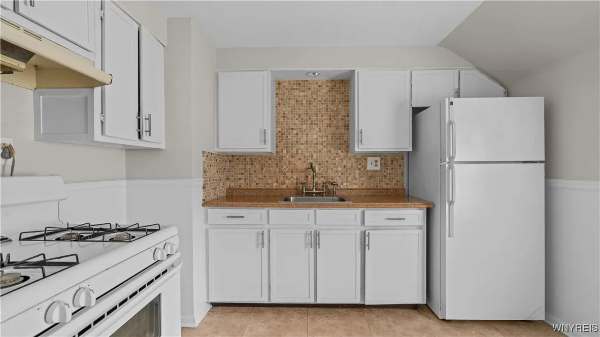 123 Kimberly Avenue, Buffalo, New York 14220, Buffalo, New York 14220, 4 Bedrooms Bedrooms, ,2 BathroomsBathrooms,Residential,For Sale,123 Kimberly Avenue, Buffalo, New York 14220,0,B1645755